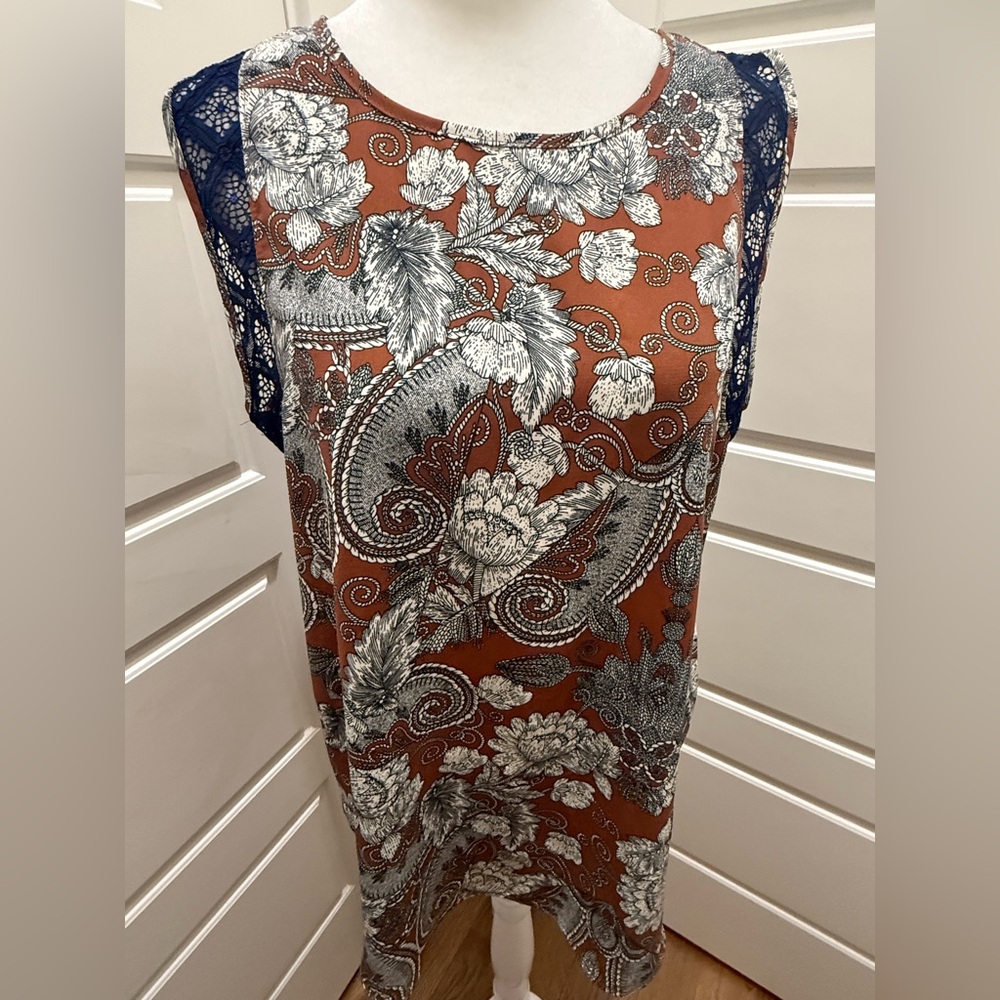 Paper moon. Boho Print Lace Inset Sleeveless Blouse. Rust/Navy/White. Medium.